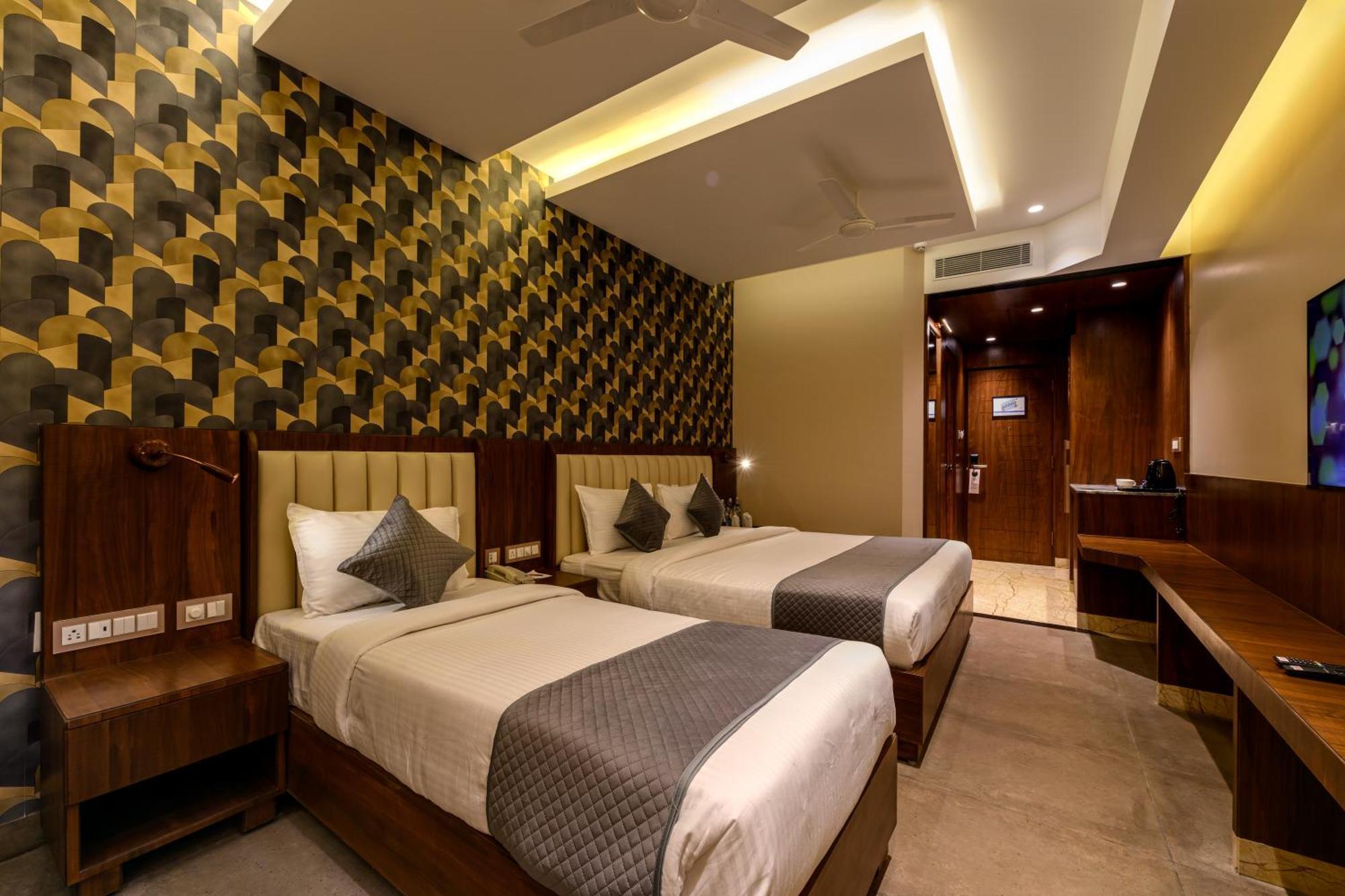 Sundex Hotel Thanjavur Eksteriør billede