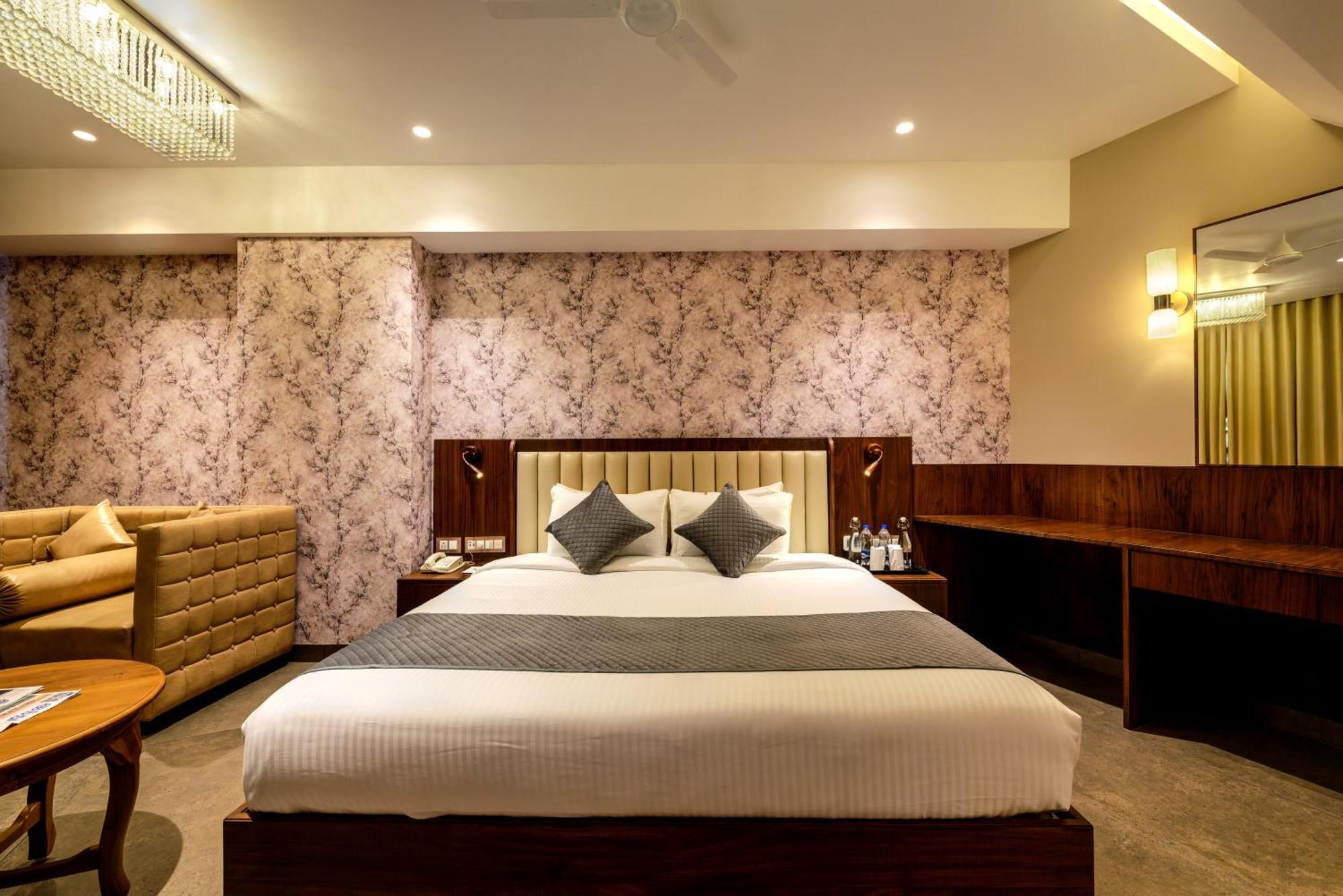 Sundex Hotel Thanjavur Eksteriør billede